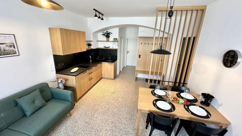 Kitchen or kitchenette, Living room, Seating area, Dining area, stove