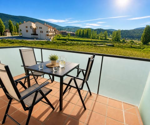 Patio, Spring, Day, Natural landscape, View (from property/room), Balcony/Terrace, Dining area, Mountain view