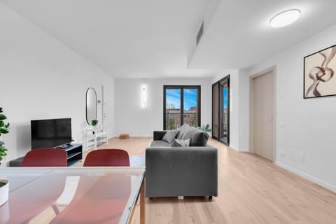 Communal lounge/ TV room, TV and multimedia, Living room, Seating area, Evening entertainment