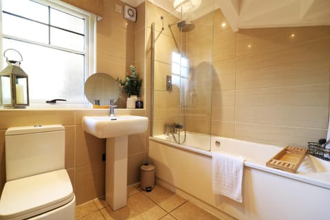 Shower, Toilet, Bathroom, Bath