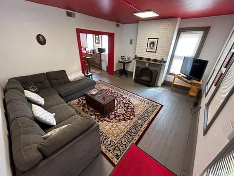 Poe Themed Home Close to Beaches and DE Turf House in Sussex County