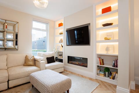 111 By Mayfair - Luxurious 12 Bedroom House, Portrush House in Portrush