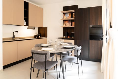 Living room, Seating area, kitchen