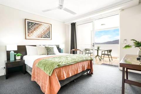 Bed, Balcony/Terrace, Photo of the whole room, Bedroom