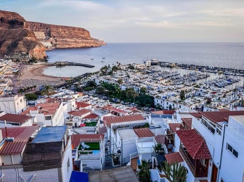 Neighbourhood, City view, Sea view