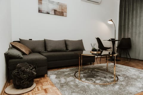 TV and multimedia, Living room, air conditioner