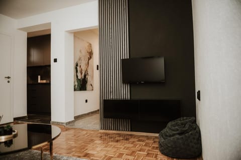 TV and multimedia, Living room, air conditioner