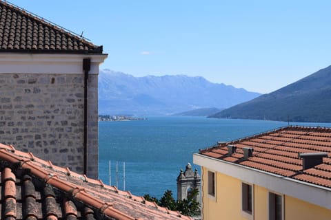 Day, Natural landscape, Mountain view, Sea view