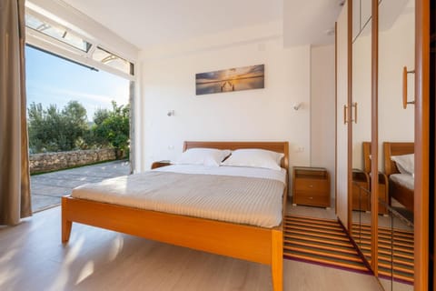 Villa Azzurro with Private Beach Bed and Breakfast in Neum
