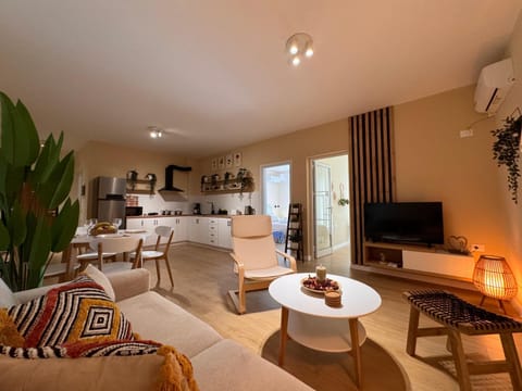 Living room, kitchen