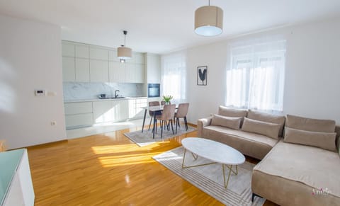 Kitchen or kitchenette, Living room, Seating area, Dining area, minibar, pet friendly, stove