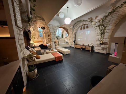 Bed, Living room, Seating area