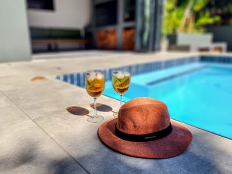 Day, Food and drinks, Pool view, Swimming pool, Swimming pool, Drinks, sunbed