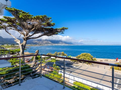 Property building, Day, Neighbourhood, Natural landscape, View (from property/room), Balcony/Terrace