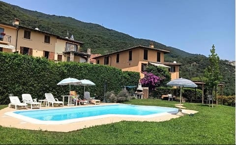 Garden view, Pool view, Swimming pool, sunbed