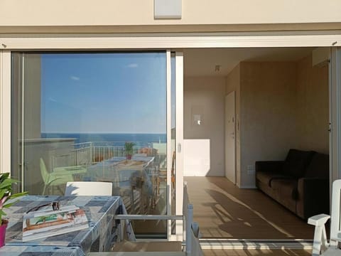 Balcony/Terrace, Seating area, Dining area, Sea view