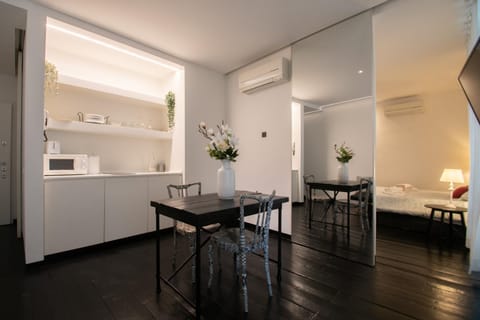 Kitchen or kitchenette, Living room, Dining area