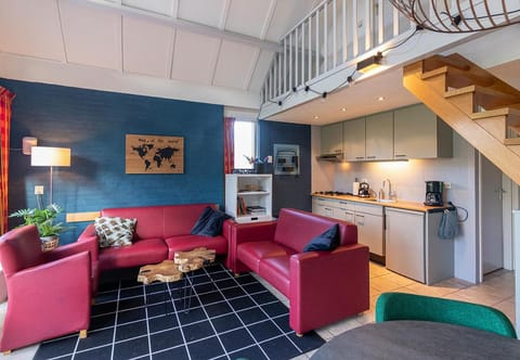 Communal lounge/ TV room, Living room