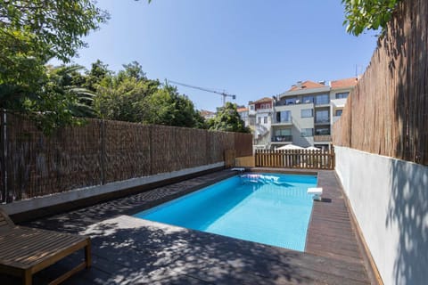 Patio, Day, Swimming pool, sunbed