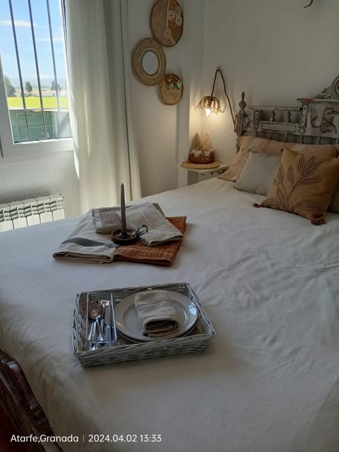 Bed, Photo of the whole room, Bedroom, internet
