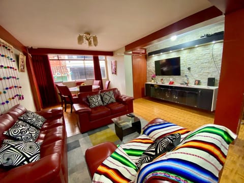 Communal lounge/ TV room, TV and multimedia, Living room, Evening entertainment