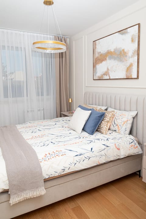 Bed, Photo of the whole room, Bedroom, internet, internet, storage, towels