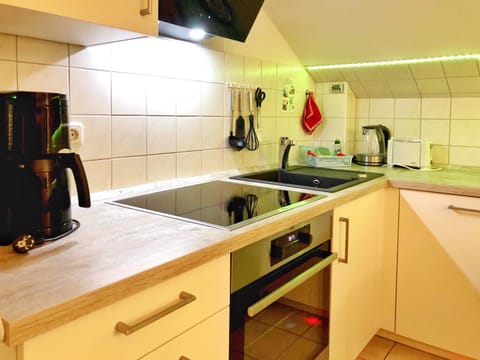 Photo of the whole room, Decorative detail, Decorative detail