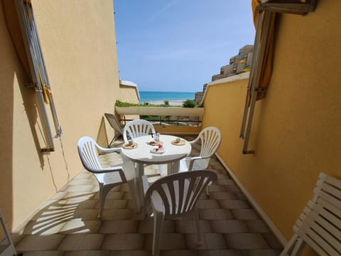 SE139 - Senigallia, monolocale con terrazzo al residence Piramidi Apartment in Senigallia