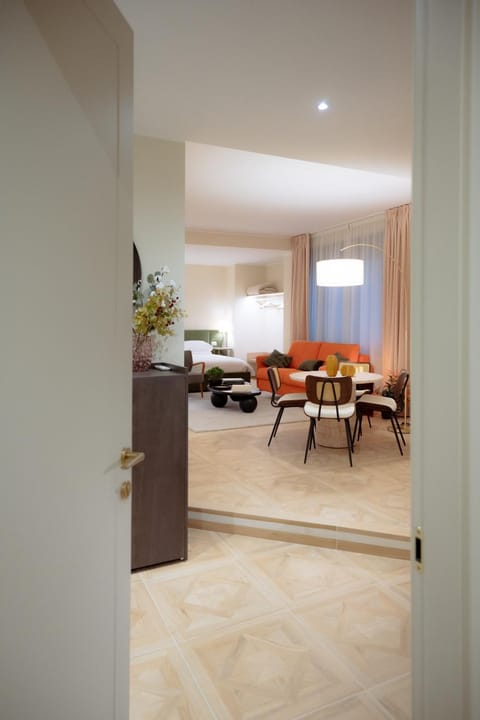 Kitchen or kitchenette, Living room, Dining area, Bedroom