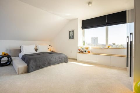 TV and multimedia, Kitchen or kitchenette, Photo of the whole room