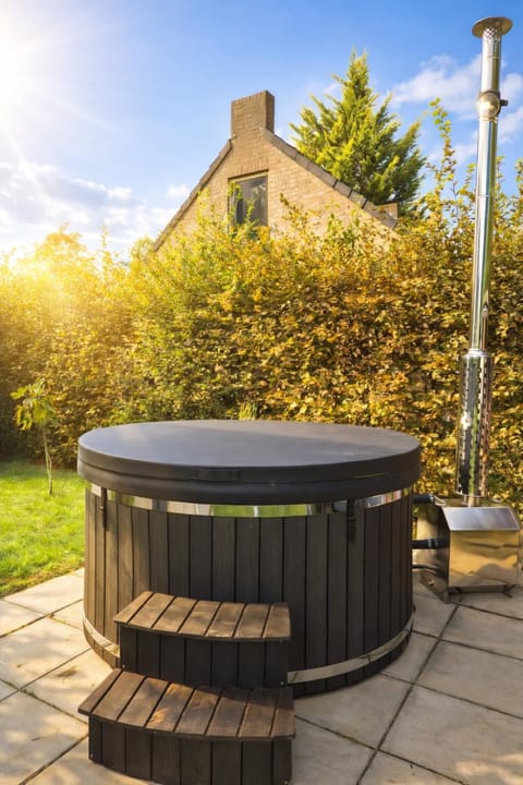 Garden, Hot Tub, Spa and wellness centre/facilities