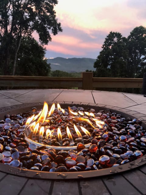 Sunshine Hill House in Fairview