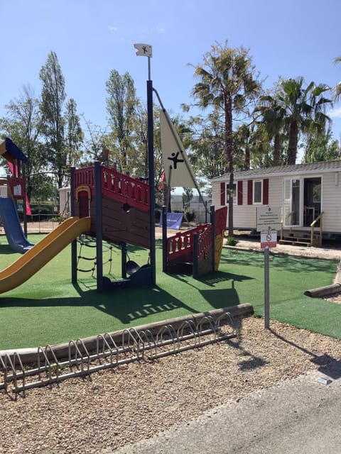 Montourey 83 ES 119 Campground/ 
RV Resort in Saint-Raphael