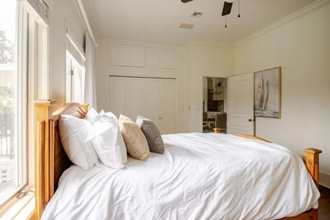 NEW Luxury Country Club Hot tub Gym Pool House Outdoor Kitchen EVENTS House in Ocala