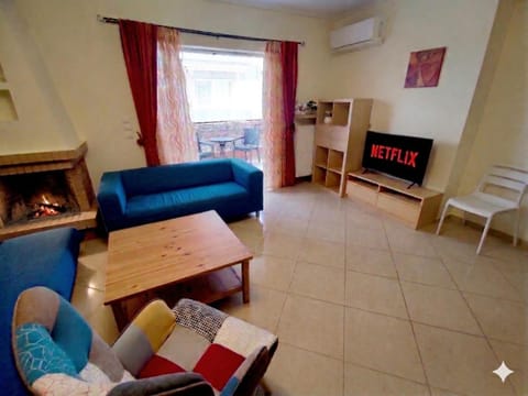 Communal lounge/ TV room, TV and multimedia, Living room, Seating area