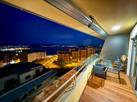 Sanxenxo, Apartamento 1 hab con vistas al mar, piscina, garaje y a 150 mts de la Playa Silgar Apartment in Sanxenxo