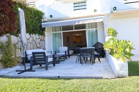 Patio, Dining area