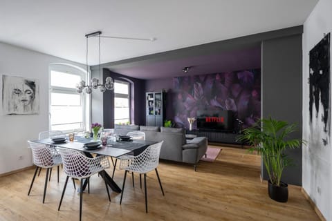 TV and multimedia, Living room, Dining area