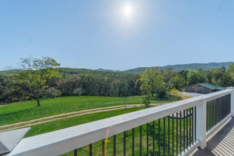 Whiskey Way Inn House in Candler