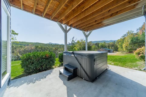 Whiskey Way Inn House in Candler