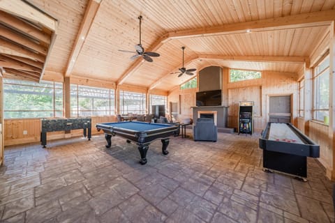 Whiskey Way Inn House in Candler