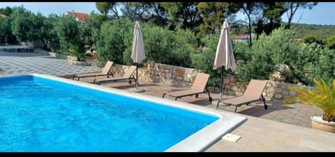 Apartments Olive trees Apartment in Tisno