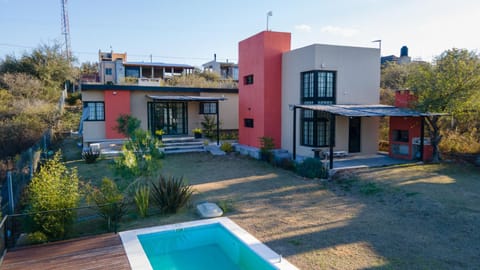 Property building, Day, Garden, Garden view, Pool view, Swimming pool