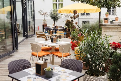 Garden, Breakfast