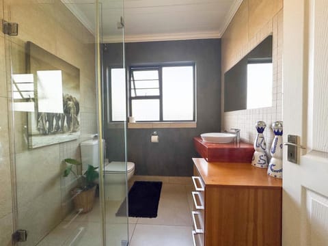 Shower, Bathroom, towels