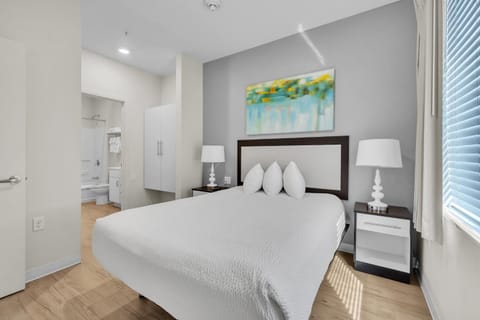 Simplicity At the Rim 1114 I Comfy 2 Bed 2 Bath Apartment in San Antonio