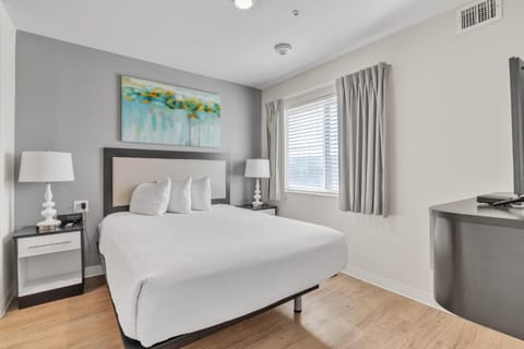 Simplicity At the Rim 1216 I Comfy 2 Bed 2 Bath Apartment in San Antonio