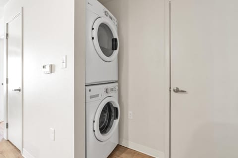 Simplicity At the Rim 1221 I Comfy 2 Bed 2 Bath Apartment in San Antonio