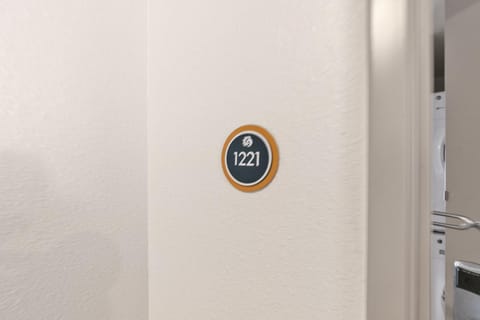 Simplicity At the Rim 1221 I Comfy 2 Bed 2 Bath Apartment in San Antonio