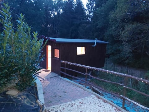 Roulotte de Lustin Chalet in Wallonia, Belgium